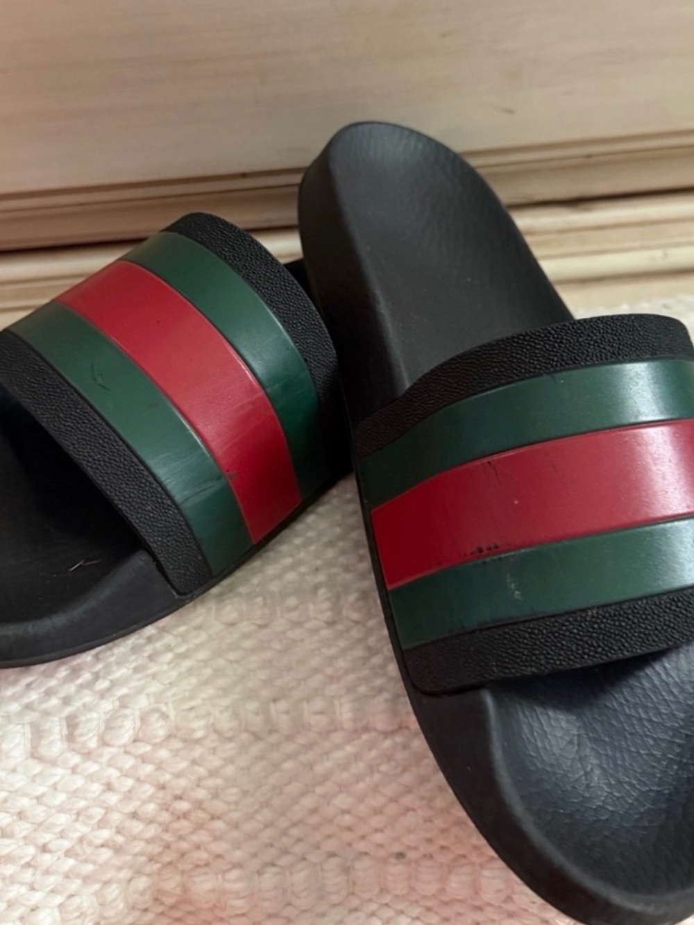 Gucci Black Slide Sandals with Red & Green Stripe - Picture 3 of 3